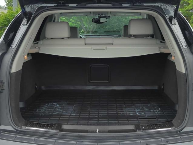 Photo of 2015 Graphite Metallic Cadillac SRX
