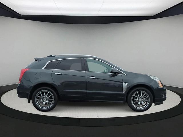 Photo of 2015 Graphite Metallic Cadillac SRX