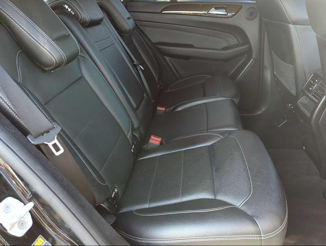 Photo of 2014 Black Mercedes-Benz M-Class