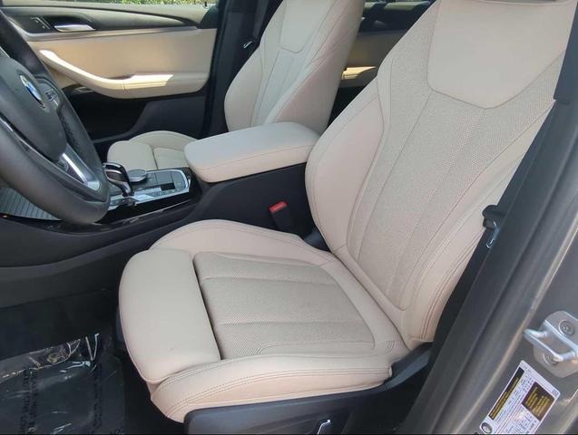 Photo of 2024 Gray Metallic BMW X3