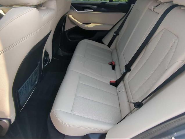 Photo of 2024 Gray Metallic BMW X3