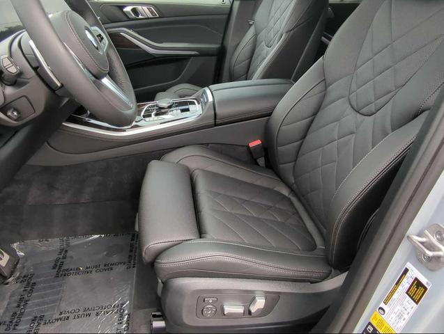 Photo of 2024 Gray Metallic BMW X5