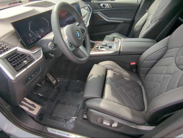 Photo of 2024 Gray Metallic BMW X5