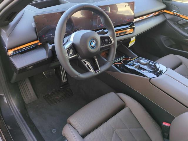 Photo of 2025 Dark Graphite Metallic BMW i5