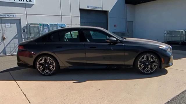 Photo of 2025 Dark Graphite Metallic BMW i5