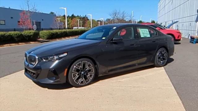 Photo of 2025 Dark Graphite Metallic BMW i5