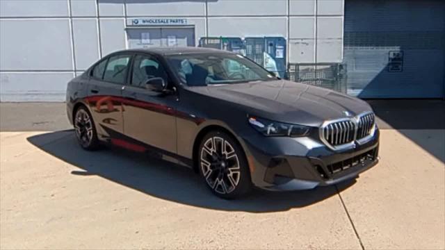 Photo of 2025 Dark Graphite Metallic BMW i5