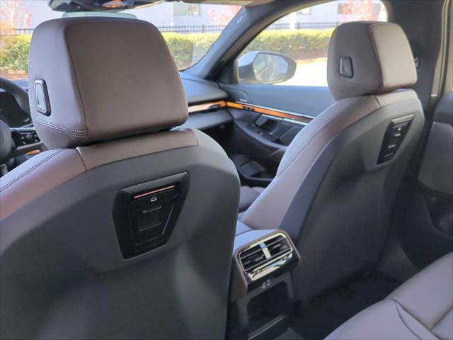 Photo of 2025 Dark Graphite Metallic BMW i5