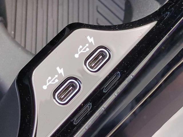 Photo of 2025 Black Sapphire Metallic BMW 530