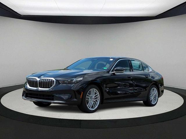 Photo of 2025 Black Sapphire Metallic BMW 530