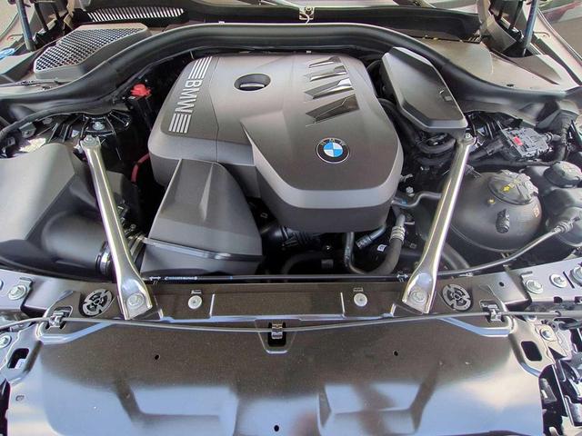 Photo of 2025 Black Sapphire Metallic BMW 530
