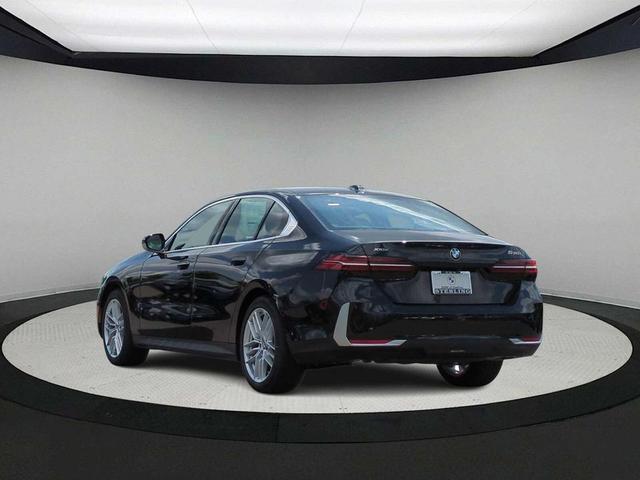 Photo of 2025 Black Sapphire Metallic BMW 530