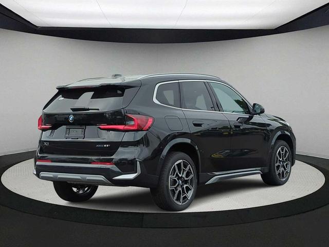 Photo of 2025 Black Sapphire Metallic BMW X1