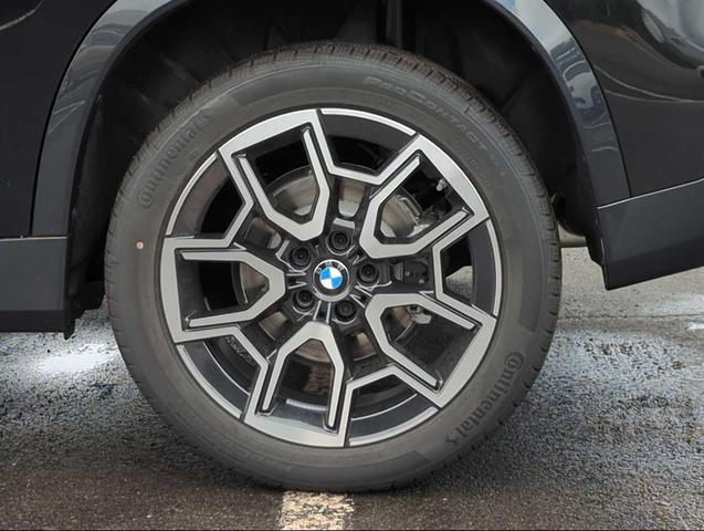 Photo of 2025 Black Sapphire Metallic BMW X1