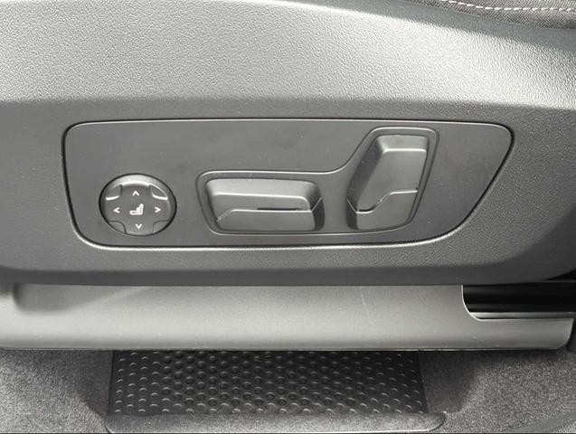 Photo of 2025 Black Sapphire Metallic BMW X1