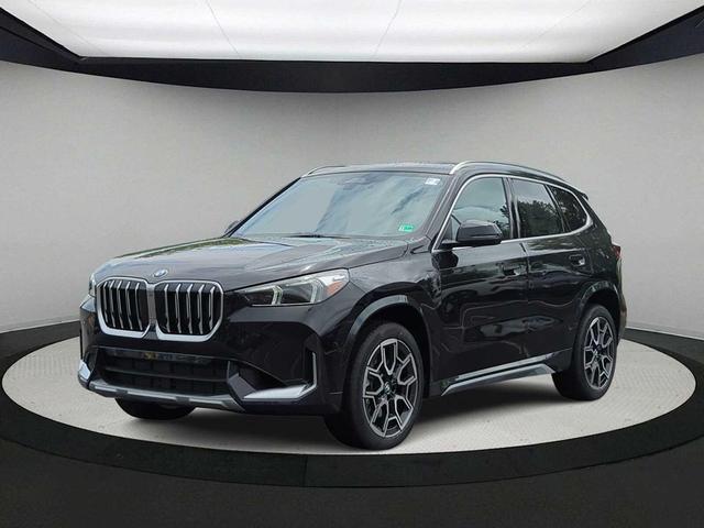 Photo of 2025 Black Sapphire Metallic BMW X1