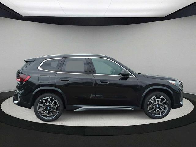 Photo of 2025 Black Sapphire Metallic BMW X1