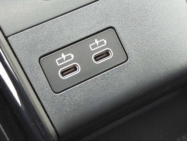 Photo of 2025 Black Sapphire Metallic BMW X1
