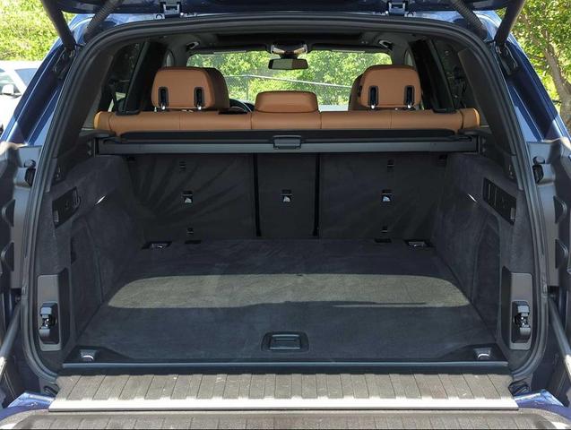 Photo of 2022 Phytonic Blue Metallic BMW X5