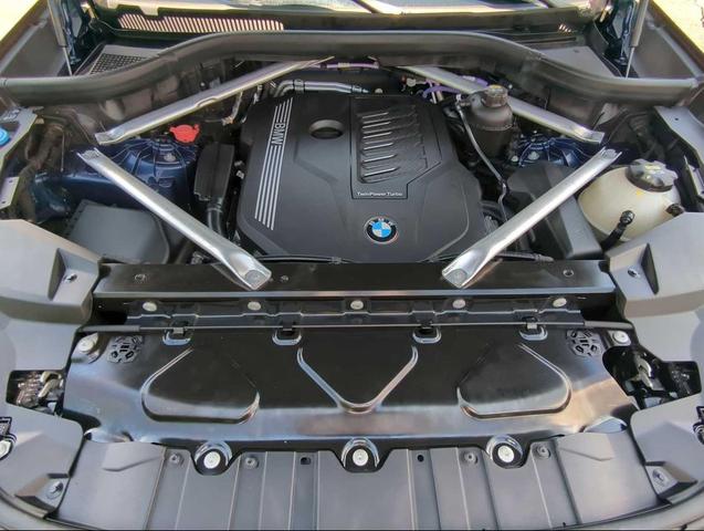 Photo of 2022 Phytonic Blue Metallic BMW X5