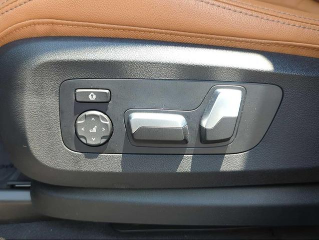 Photo of 2022 Phytonic Blue Metallic BMW X5