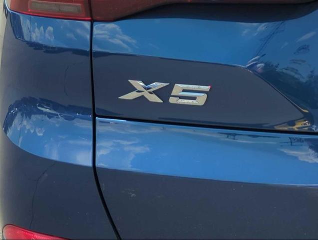 Photo of 2022 Phytonic Blue Metallic BMW X5