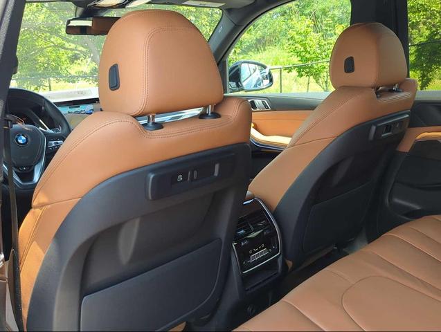 Photo of 2022 Phytonic Blue Metallic BMW X5