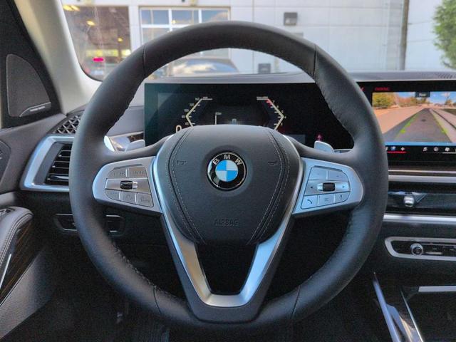 Photo of 2026 Blue Ridge Mountain Metallic BMW X7
