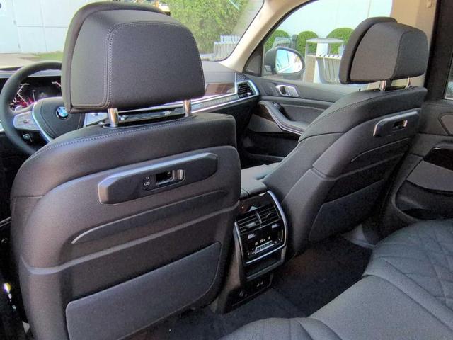 Photo of 2026 Blue Ridge Mountain Metallic BMW X7