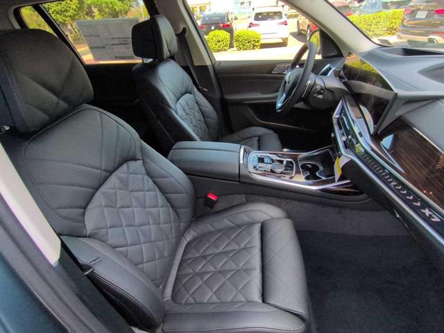 Photo of 2026 Blue Ridge Mountain Metallic BMW X7