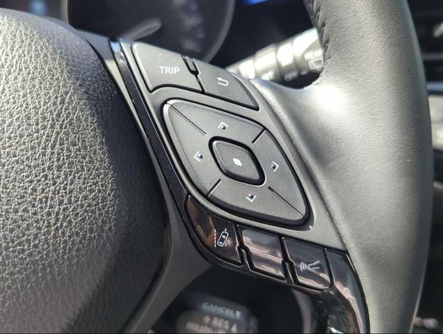 Photo of 2022 Gray Toyota C-HR