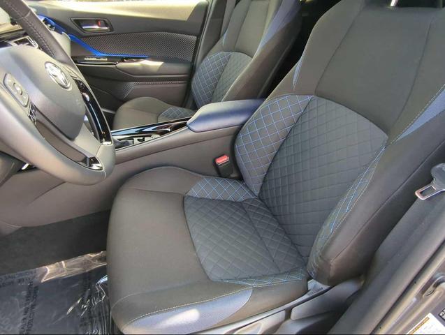 Photo of 2022 Gray Toyota C-HR