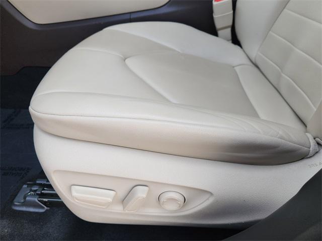 Photo of 2022 Ruby Flare Pearl Toyota Highlander