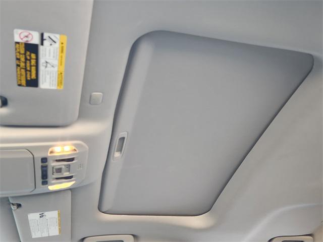 Photo of 2022 Ruby Flare Pearl Toyota Highlander