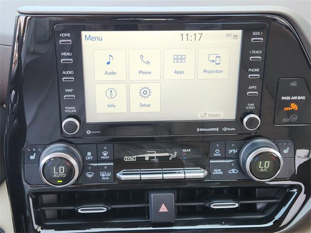 Photo of 2022 Ruby Flare Pearl Toyota Highlander