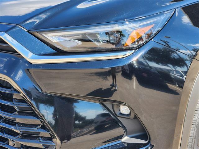 Photo of 2026 Midnight Black Metallic Toyota Grand Highlander