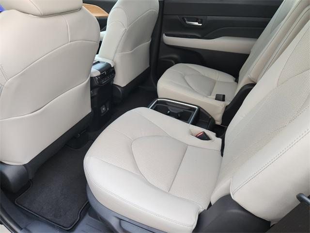 Photo of 2026 Midnight Black Metallic Toyota Grand Highlander