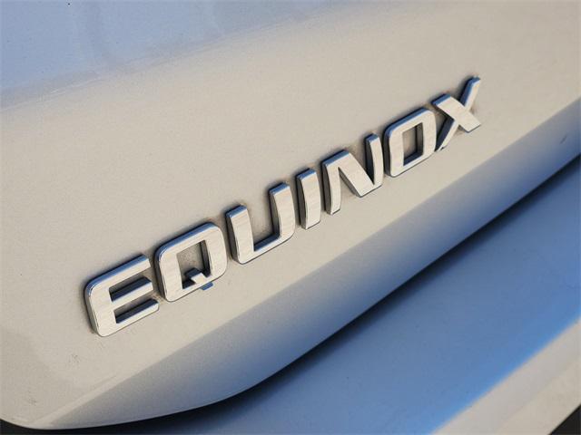 Photo of 2021 Silver Ice Metallic Chevrolet Equinox