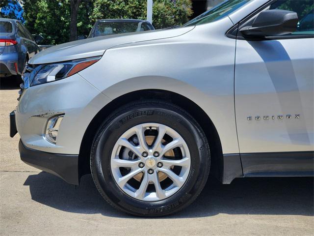 Photo of 2021 Silver Ice Metallic Chevrolet Equinox