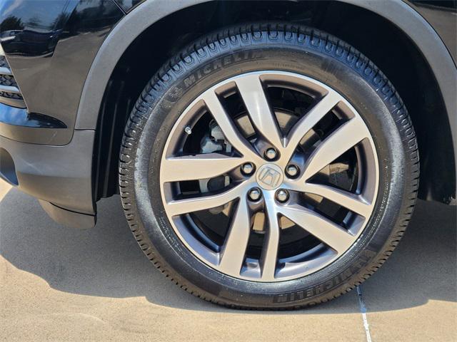 Photo of 2017 Black Honda Pilot