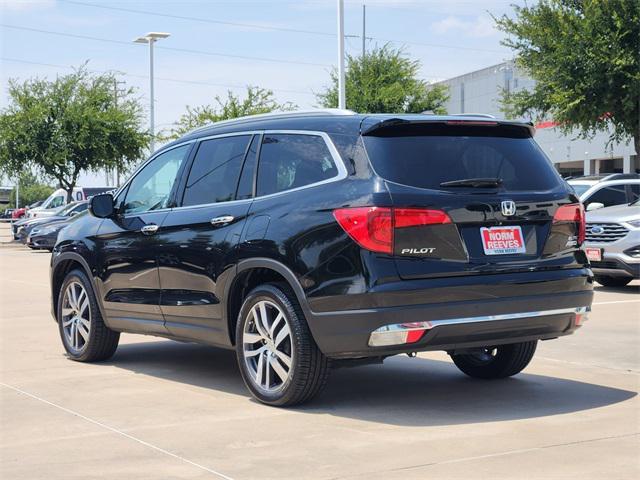 Photo of 2017 Black Honda Pilot