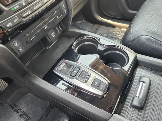 Photo of 2017 Black Honda Pilot