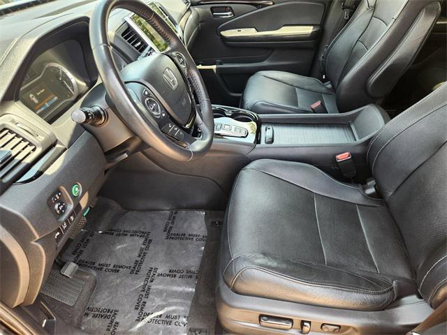 Photo of 2017 Black Honda Pilot