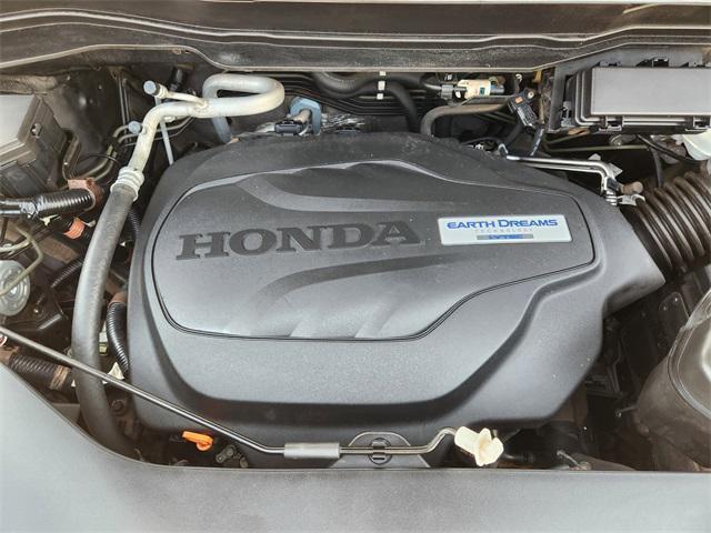 Photo of 2017 Black Honda Pilot