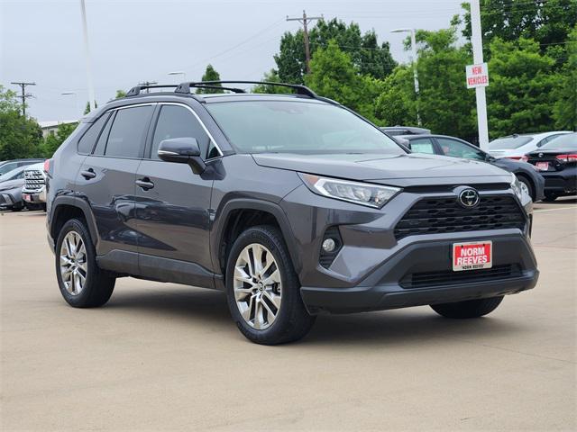 Photo of 2019 Gray Toyota RAV4