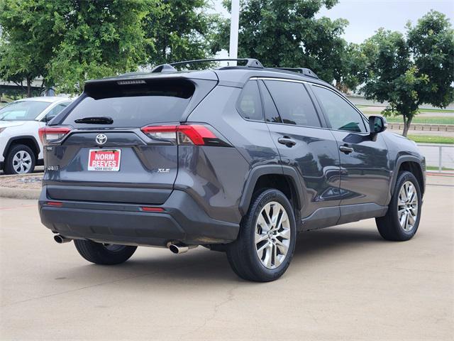 Photo of 2019 Gray Toyota RAV4