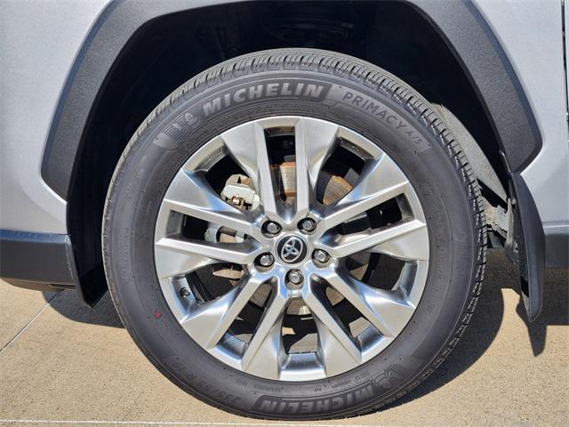 Photo of 2024 Silver Sky Metallic Toyota RAV4