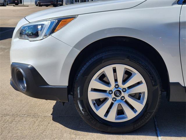 Photo of 2017 Crystal White Pearl Subaru Outback