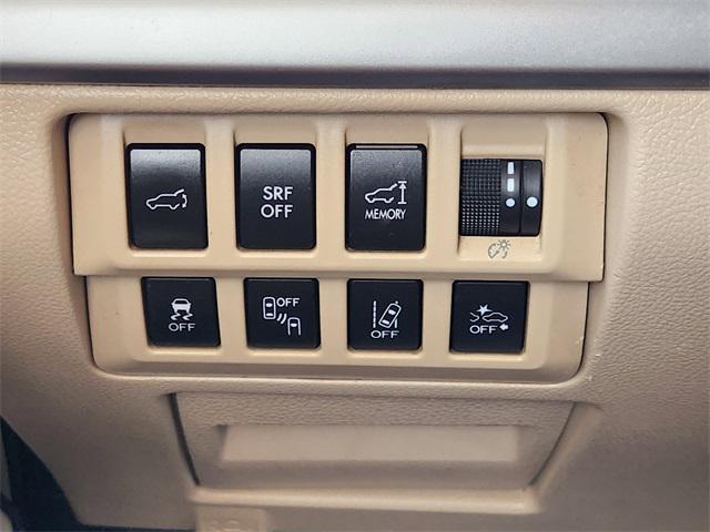 Photo of 2017 Crystal White Pearl Subaru Outback