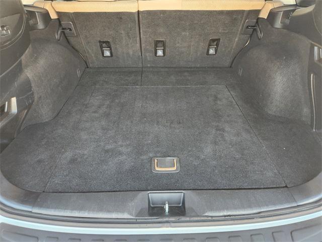 Photo of 2017 Crystal White Pearl Subaru Outback